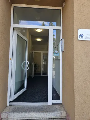 Pronájem kanceláře, Milovice, ČSA, 12 m2