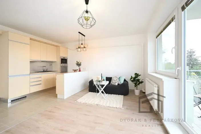 Pronájem bytu 2+kk, Praha - Kbely, Toužimská, 47 m2