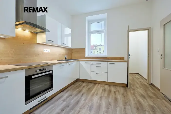 Pronájem bytu 2+1, Plzeň, Koterovská, 82 m2