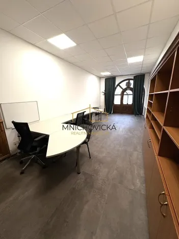Pronájem kanceláře, Žebrák, Náměstí, 68 m2
