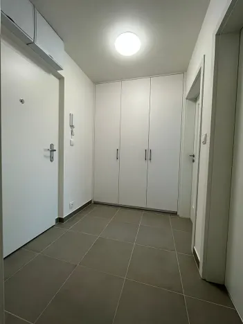 Pronájem bytu 2+kk, Praha - Modřany, Komořanská, 50 m2