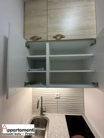 Pronájem bytu 1+kk, Praha - Holešovice, Heřmanova, 26 m2