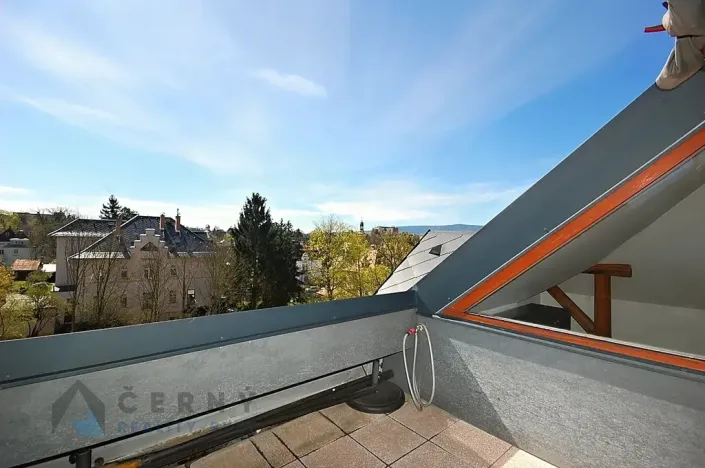 Pronájem bytu 2+kk, Liberec, Zborovská, 70 m2