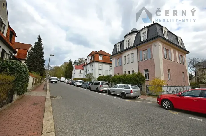 Pronájem bytu 2+kk, Liberec, Zborovská, 70 m2