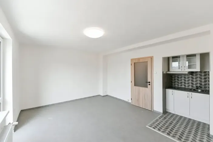 Pronájem bytu 1+kk, Praha - Vinohrady, náměstí Jiřího z Lobkovic, 29 m2