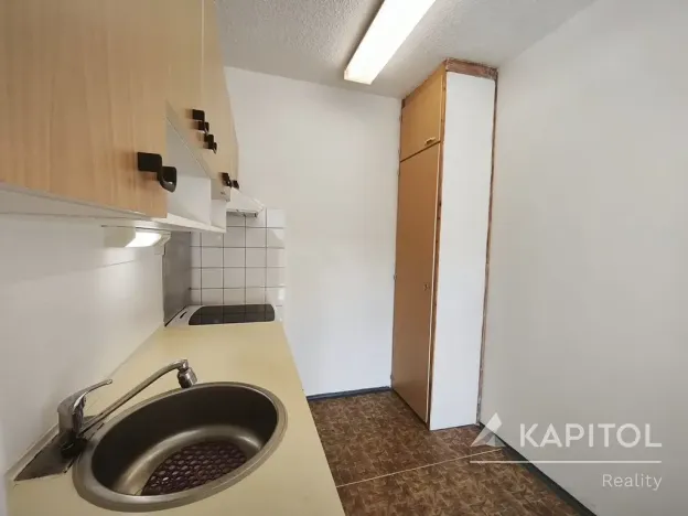 Pronájem bytu 2+1, Praha - Petrovice, Jakobiho, 42 m2