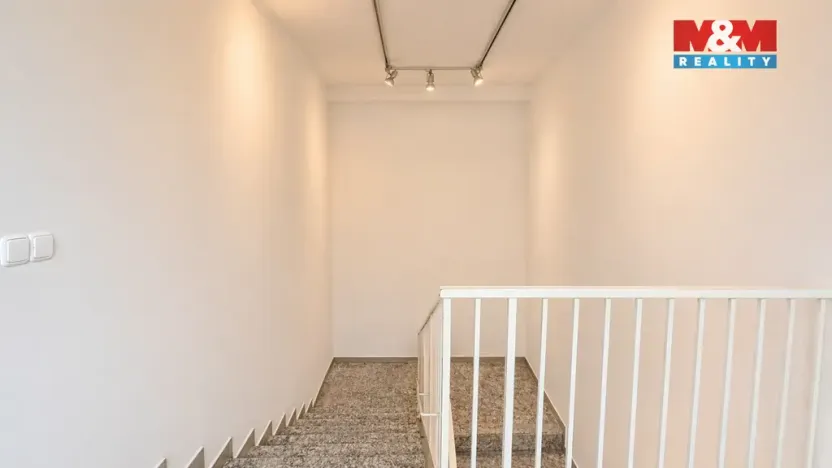 Pronájem atypického bytu, Lenešice, 171 m2