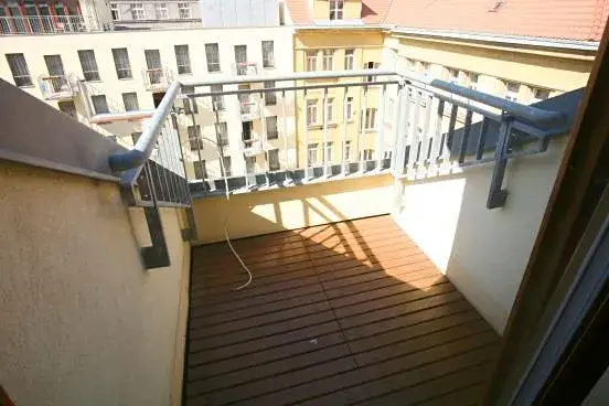 Pronájem kanceláře, Praha - Smíchov, Štefánikova, 168 m2