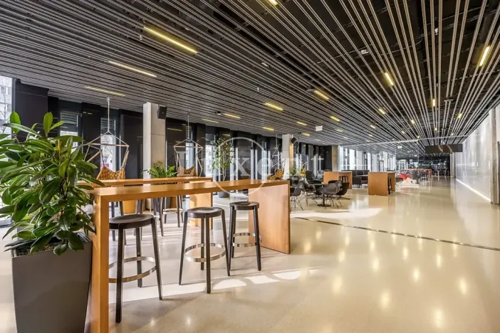 Pronájem kanceláře, Praha, Evropská, 1560 m2