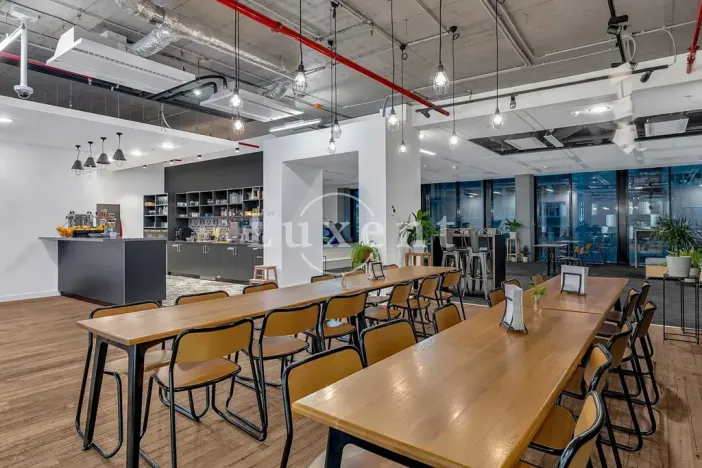 Pronájem kanceláře, Praha, Evropská, 1560 m2