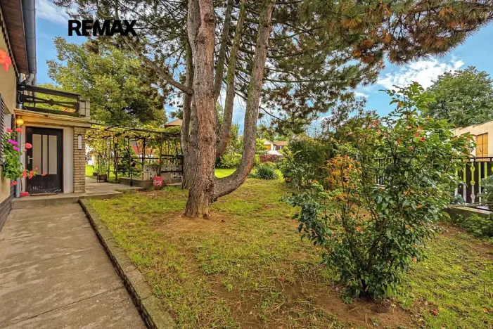 Prodej rodinného domu, Zlosyň, 307 m2