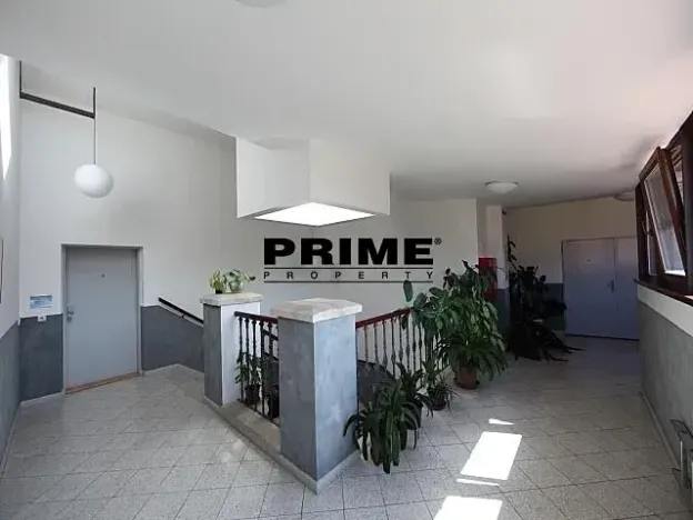 Pronájem kanceláře, Praha - Smíchov, Štefánikova, 168 m2