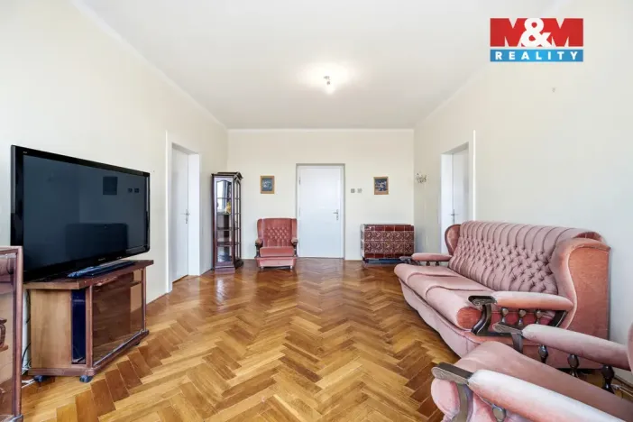 Prodej rodinného domu, Dobrovice, Komenského, 431 m2