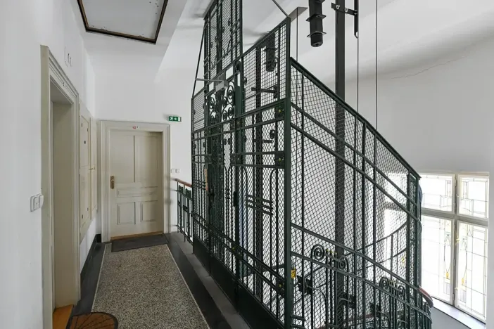 Prodej atypického bytu, Praha, Valentinská, 108 m2