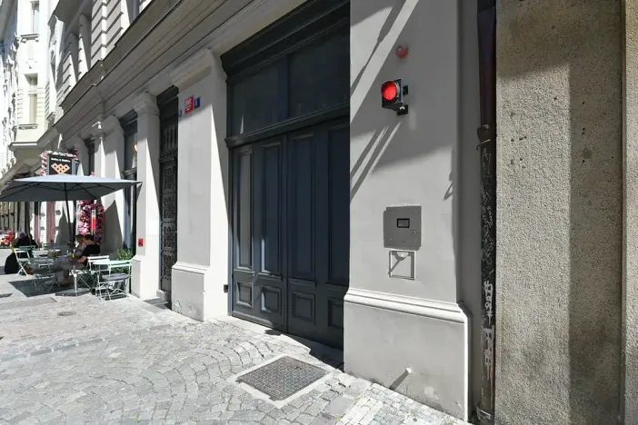 Prodej atypického bytu, Praha, Valentinská, 108 m2