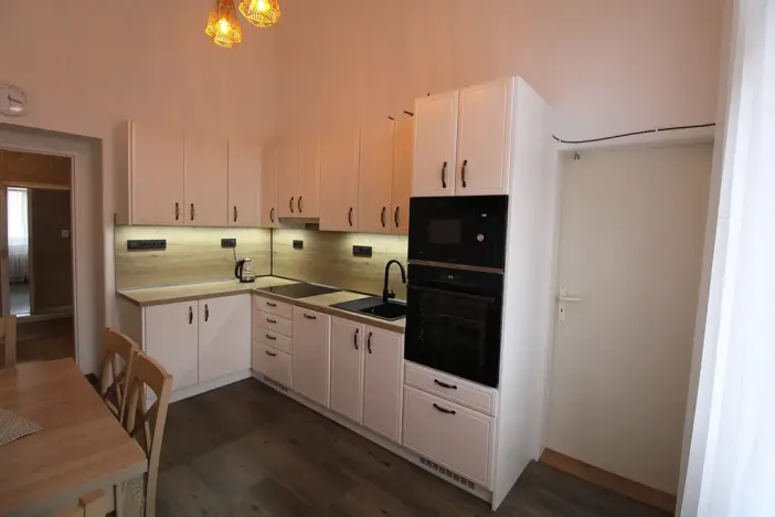 Prodej bytu 3+1, Karlovy Vary, nábřeží Jana Palacha, 77 m2