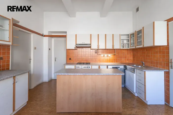 Prodej obchodního prostoru, Kolín - Kolín V, Ovčárecká, 554 m2