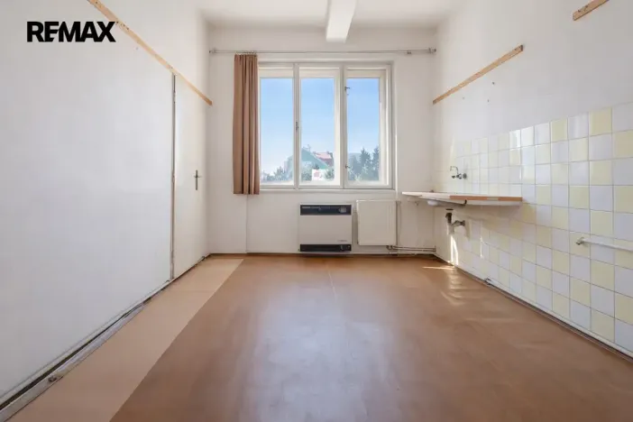 Prodej obchodního prostoru, Kolín - Kolín V, Ovčárecká, 554 m2