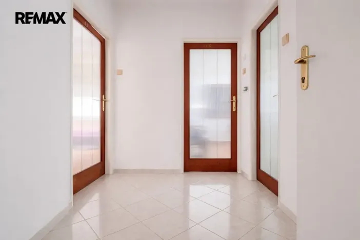 Prodej obchodního prostoru, Kolín - Kolín V, Ovčárecká, 554 m2