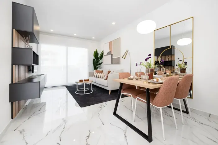 Prodej atypického bytu, San Miguel de Salinas, Španělsko, 70 m2