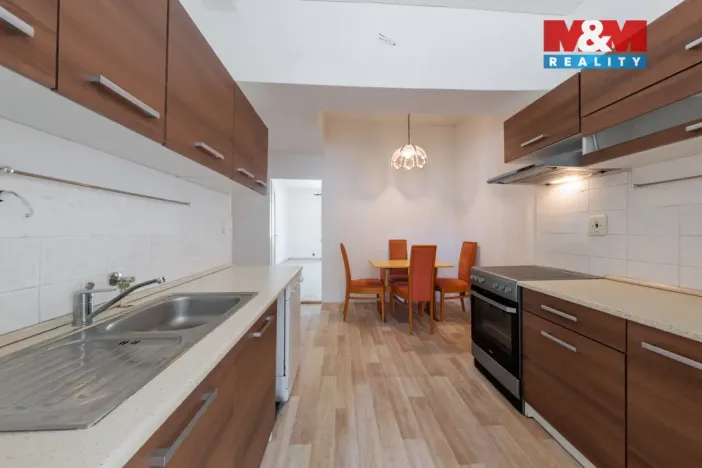 Prodej bytu 2+1, Karlovy Vary - Rybáře, Sokolovská, 77 m2