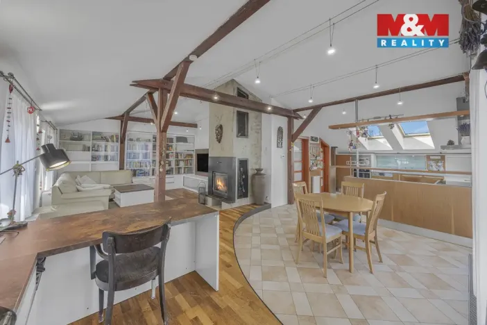 Prodej rodinného domu, Sulice - Želivec, Hlavní, 374 m2