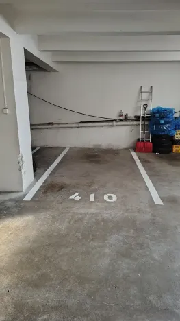 Pronájem garážového stání, Praha - Holešovice, U Pergamenky, 10 m2