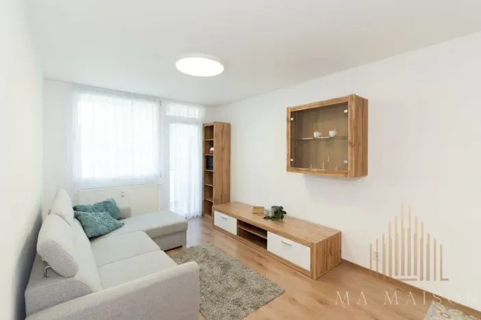 Pronájem bytu 2+kk, Praha - Hloubětín, Slévačská, 57 m2