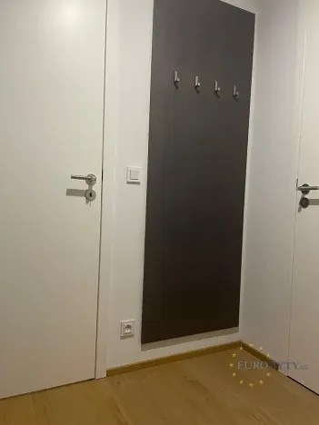 Pronájem bytu 1+kk, Praha - Vršovice, Bartoškova, 40 m2