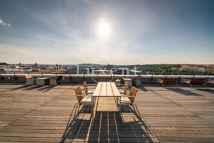 Pronájem kanceláře, Praha - Karlín, Ke Štvanici, 1080 m2