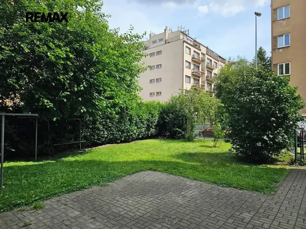 Pronájem bytu 2+kk, Praha - Břevnov, Mládeže, 42 m2