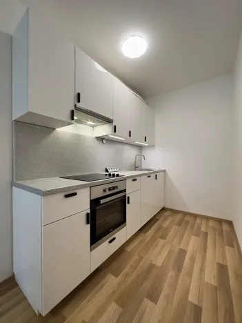 Pronájem bytu 2+kk, Praha - Strašnice, Zvěřinova, 61 m2