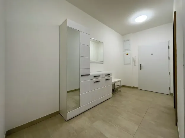 Pronájem bytu 2+kk, Praha - Strašnice, Zvěřinova, 61 m2