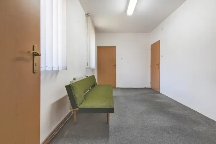 Prodej obchodního prostoru, Kolín, Roháčova, 340 m2