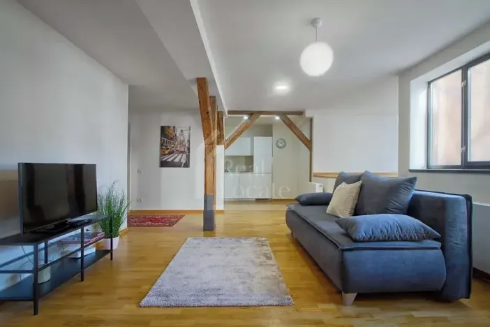 Pronájem bytu 1+kk, Praha - Karlín, Sokolovská, 76 m2