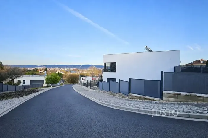 Prodej bytu 4+kk, Písek, Dolní, 76 m2