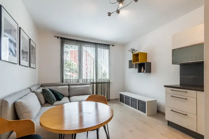 Pronájem bytu 2+kk, Praha - Kamýk, Zárubova, 39 m2