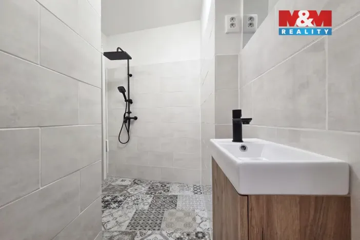 Pronájem bytu 3+1, Karlovy Vary, I. P. Pavlova, 80 m2