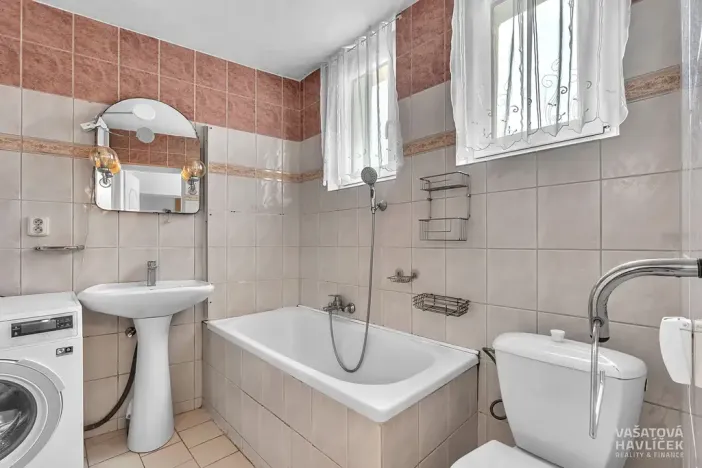 Prodej činžovního domu, Sezemice, Jungmannova, 690 m2