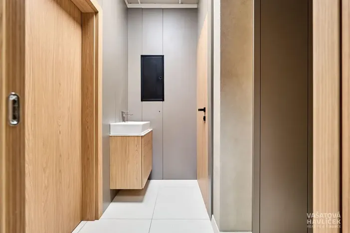 Pronájem obchodního prostoru, Hradec Králové, Víta Nejedlého, 400 m2