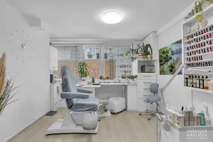 Pronájem kanceláře, Hradec Králové, Akademika Heyrovského, 30 m2