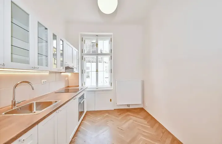 Pronájem bytu 3+1, Praha - Malá Strana, Karmelitská, 95 m2