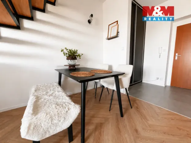 Prodej bytu 2+kk, Velký Újezd, Za Školou, 68 m2