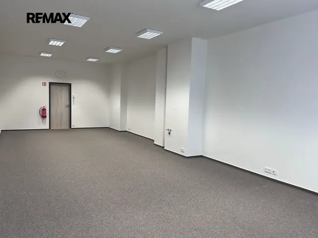 Pronájem kanceláře, Rosice, Na Vyhlídce, 58 m2