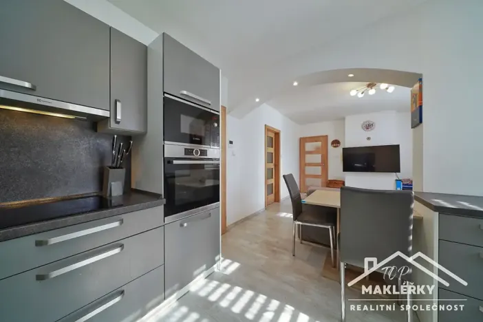 Prodej rodinného domu, Zásmuky, Sladkovského, 186 m2