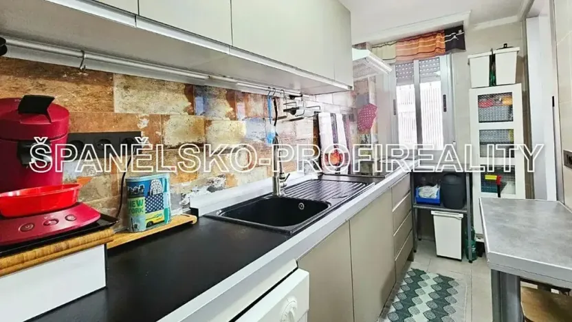 Prodej bytu 3+1, Alicante, Španělsko, 84 m2