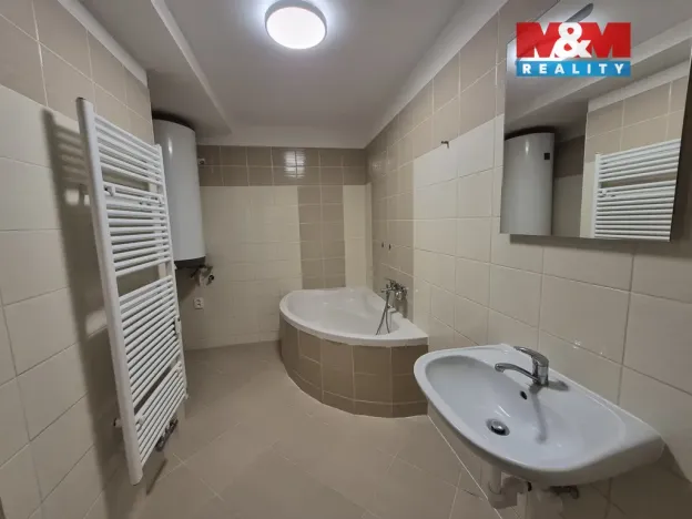 Pronájem bytu 3+1, Nový Bor - Janov, 90 m2