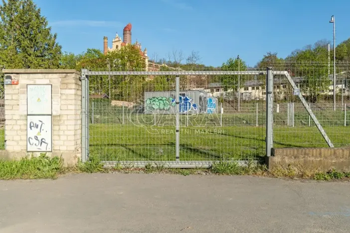 Pronájem komerčního pozemku, Praha - Braník, Pikovická, 542 m2