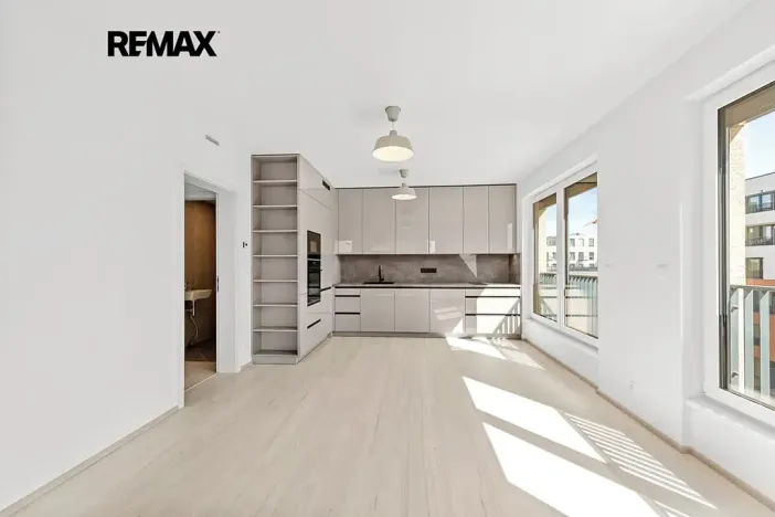 Pronájem bytu 3+kk, Praha - Hloubětín, Poděbradská, 77 m2