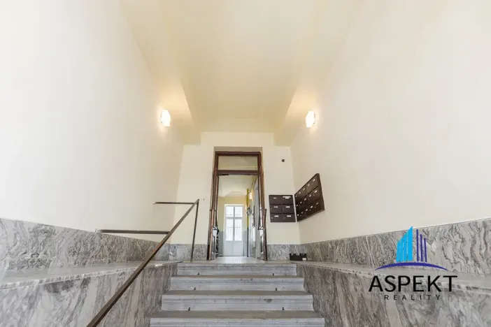 Pronájem bytu 3+1, Praha - Nové Město, Tyršova, 100 m2